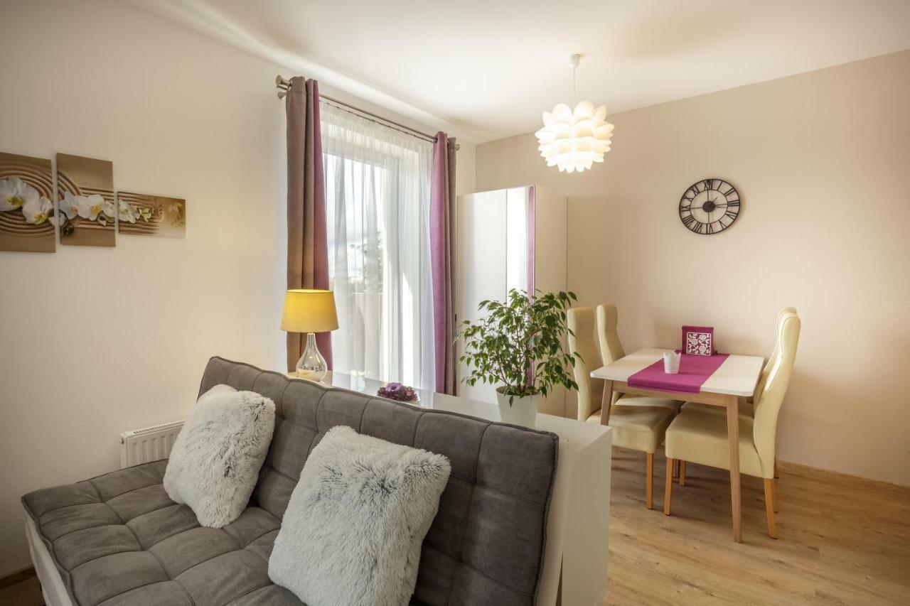 Luxurious, Lovely And Romantic Apartment In Tabor Exterior photo